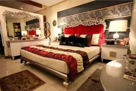 complete bed set/ bed set with side tables for sale
