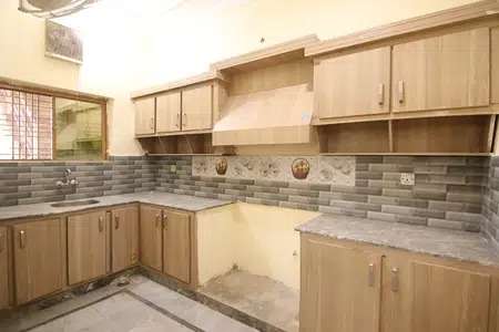 A 5 Marla single storey House For Sale in Wakeel Colony