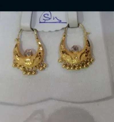 Gold Ear Ring  Available For Sale