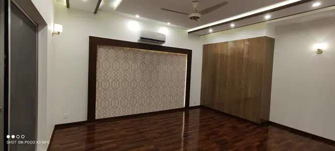 1 KANAL BRANDED BRAND NEW MODREN HOUSE AVAILABLE FOR SALE IN DHA PHASE